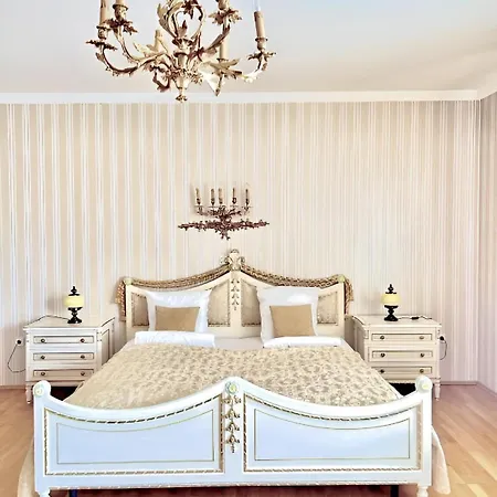 Center With Swimming Pool And Sauna Apartmán *