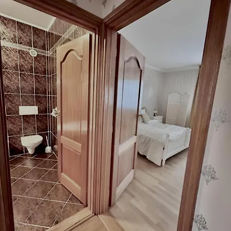 Apartmán Center With Swimming Pool And Sauna *